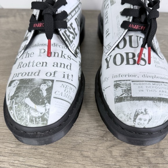 DR. MARTENS Sex Pistols 1461 Oxford Shoes Punk 3-Eye B/W Newspaper Mens Size 11 - Picture 4 of 11